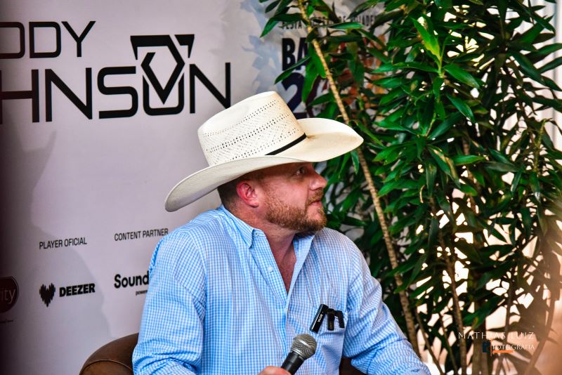 Imagem JPG, “Vai ser uma atmosfera incrível cantar nesse estádio lotado”, diz Cody Johnson