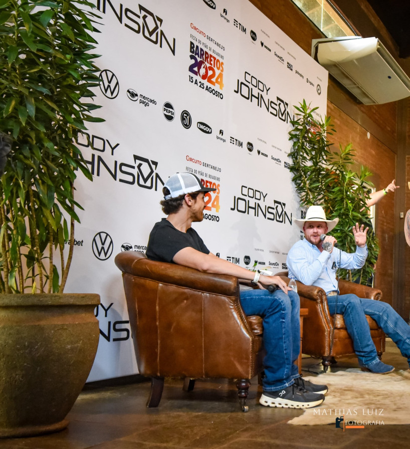 Pedro Muzeti - Diretor Cultural da Festa, Cody Johnson - atração internacional  (Mathias Losonczi)